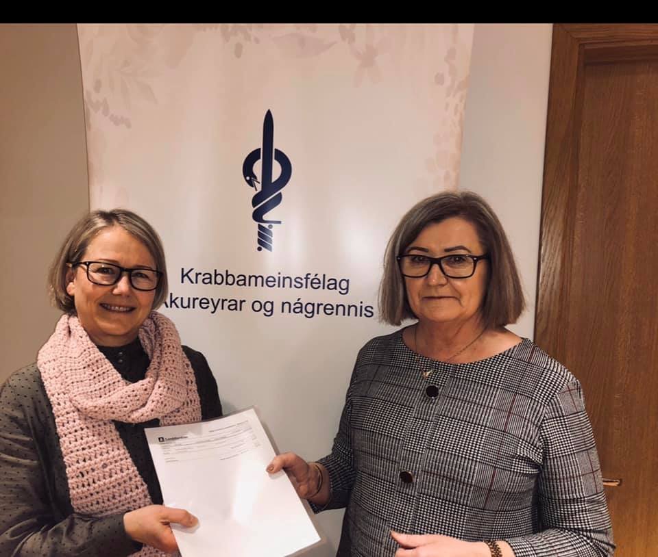 Blikkrás afhendir bleikan styrk