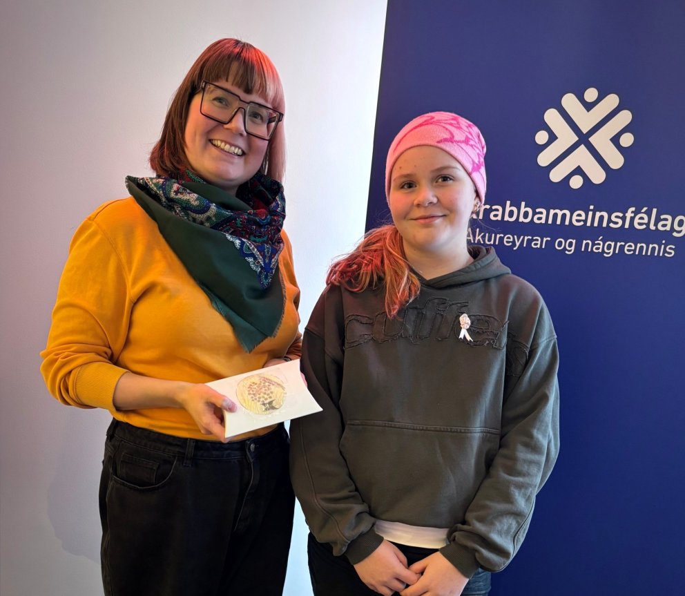 Býr til og selur armbönd til styrktar KAON