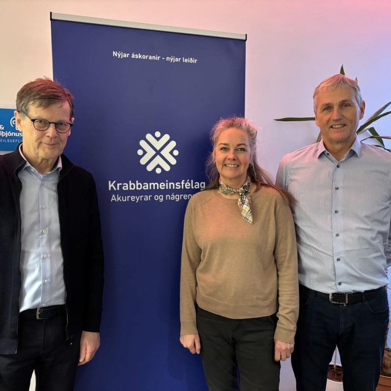 Þorsteinn Már Baldvinsson, Jenný Valdimarsdóttir og Gústaf Baldvinsson.